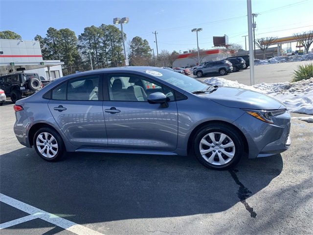 Used 2025 Toyota Corolla LE image 9