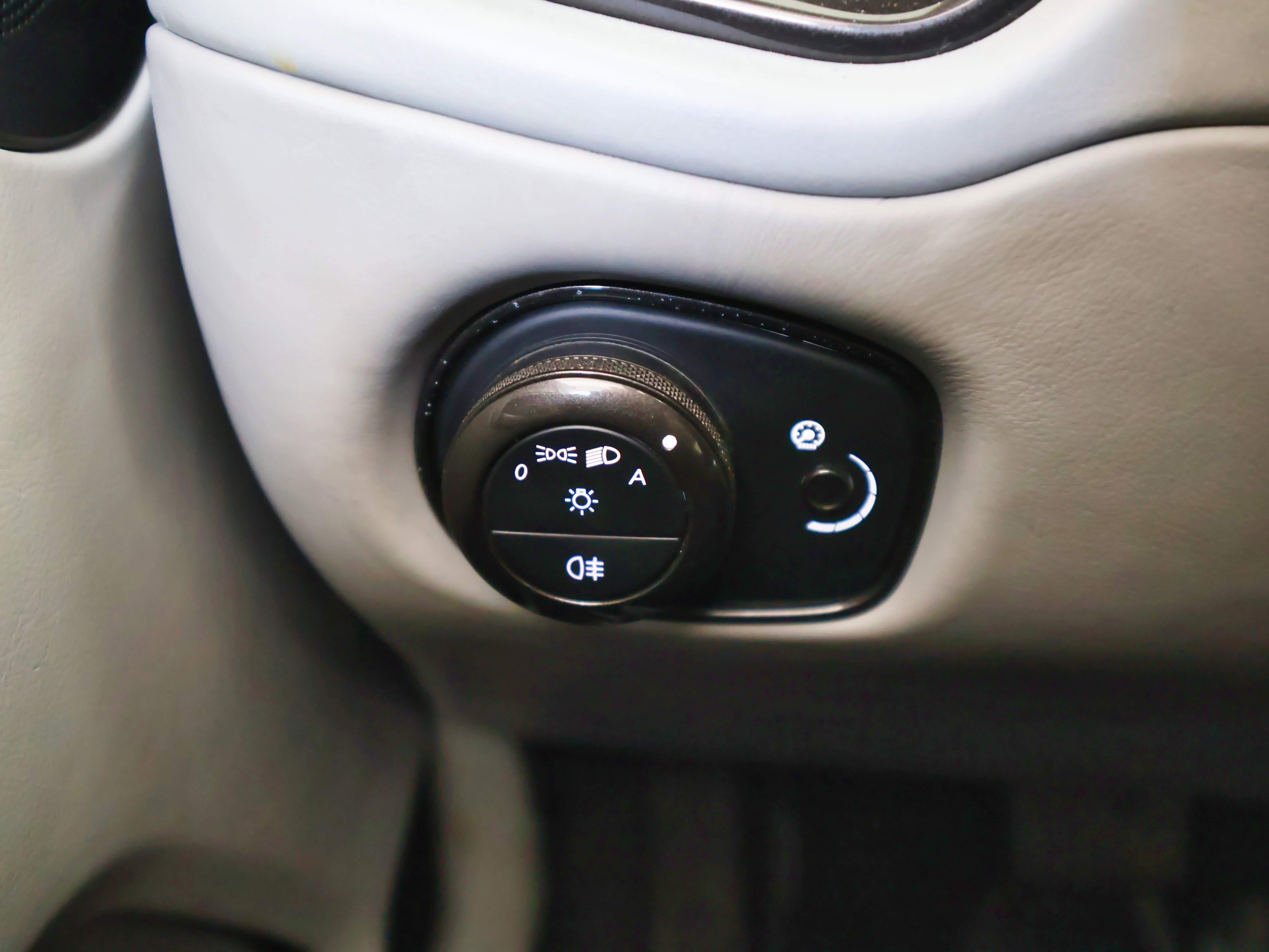 Used 2014 Aston Martin Vanquish Volante image 40