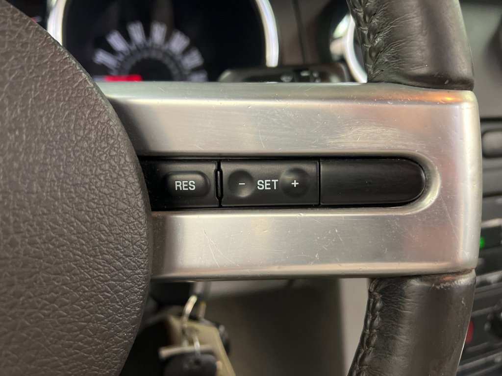 Used 2005 Ford Mustang GT Premium image 19