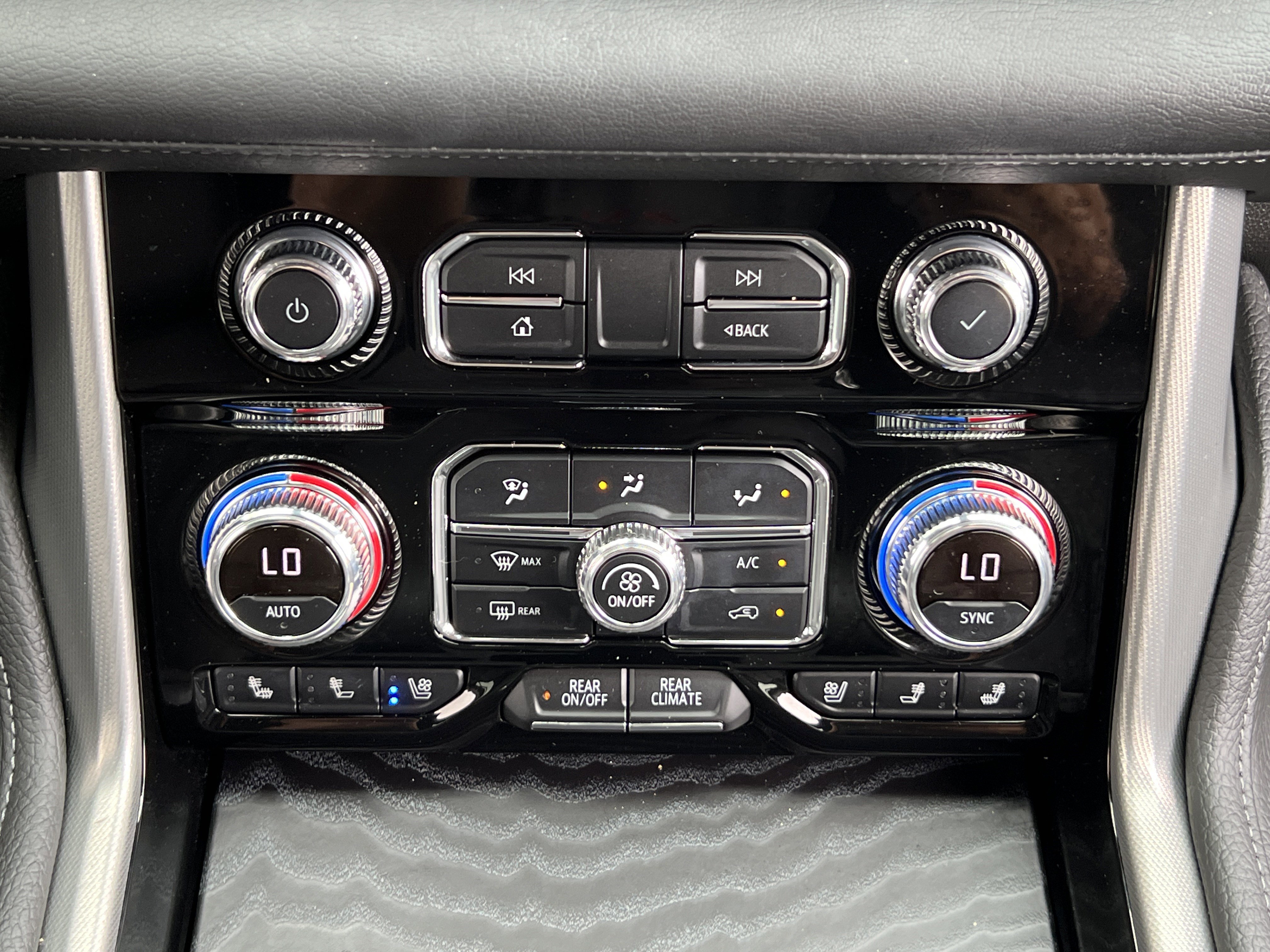 Used 2021 GMC Yukon Denali AWD/4WD image 34