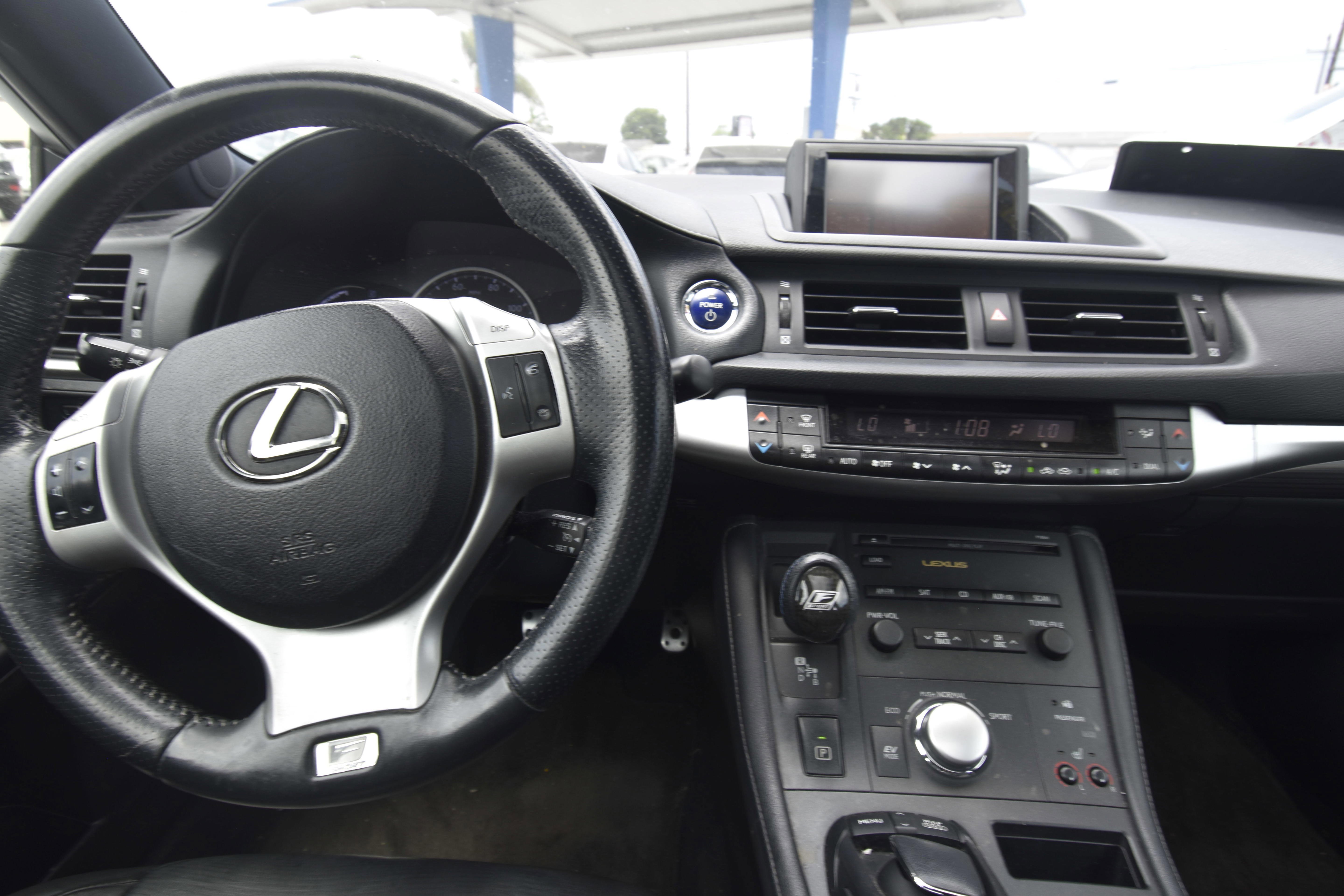 Used 2012 Lexus CT 200h image 17