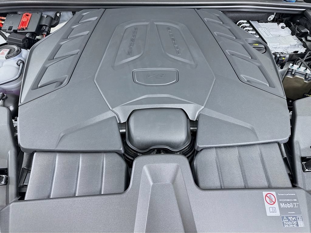 Certified 2026 Porsche Cayenne Turbo GT AWD/4WD image 33
