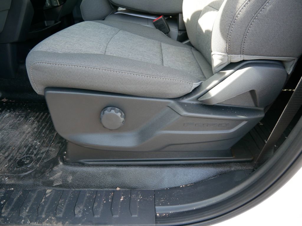 New 2026 Ford F550 4x4 Crew Cab Super Duty image 10