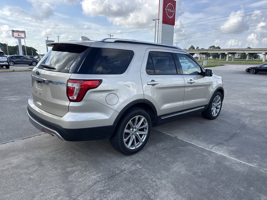 Used 2017 Ford Explorer Limited w/ Equipment Group 301A image 13