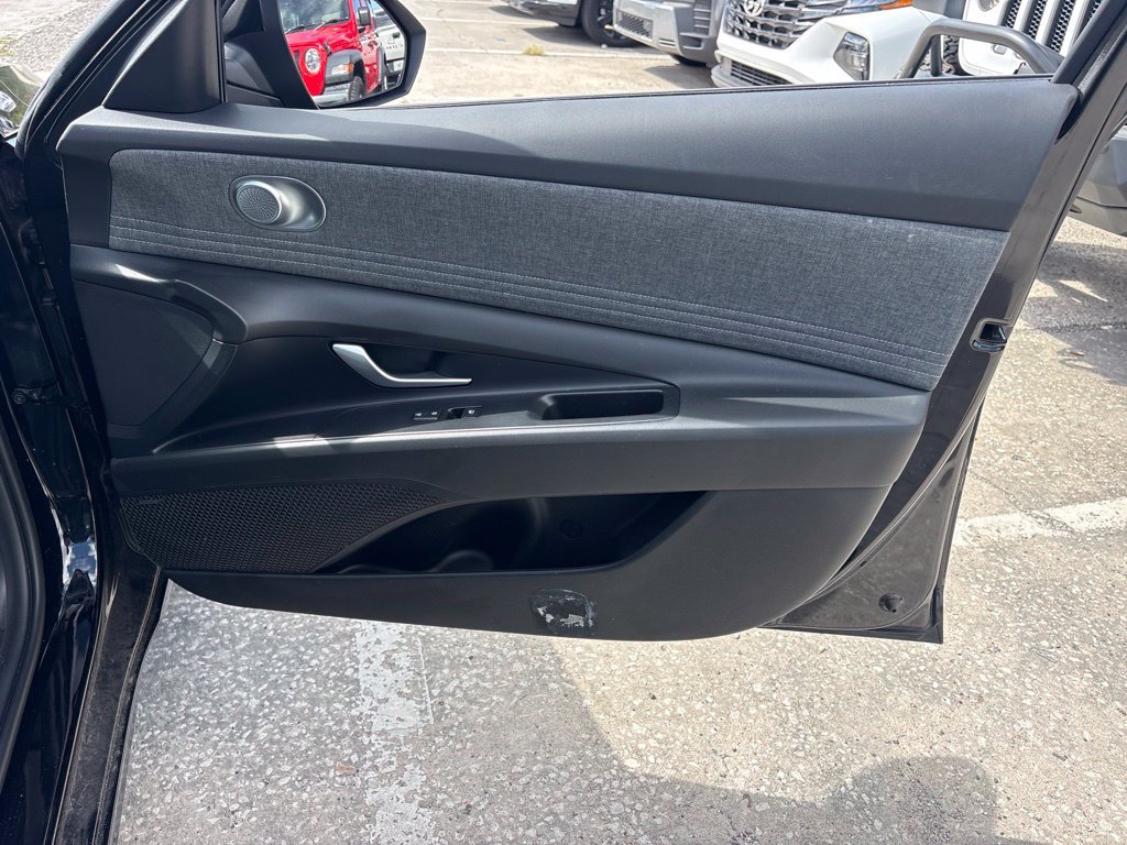 Used 2024 Hyundai Elantra Limited FWD image 20