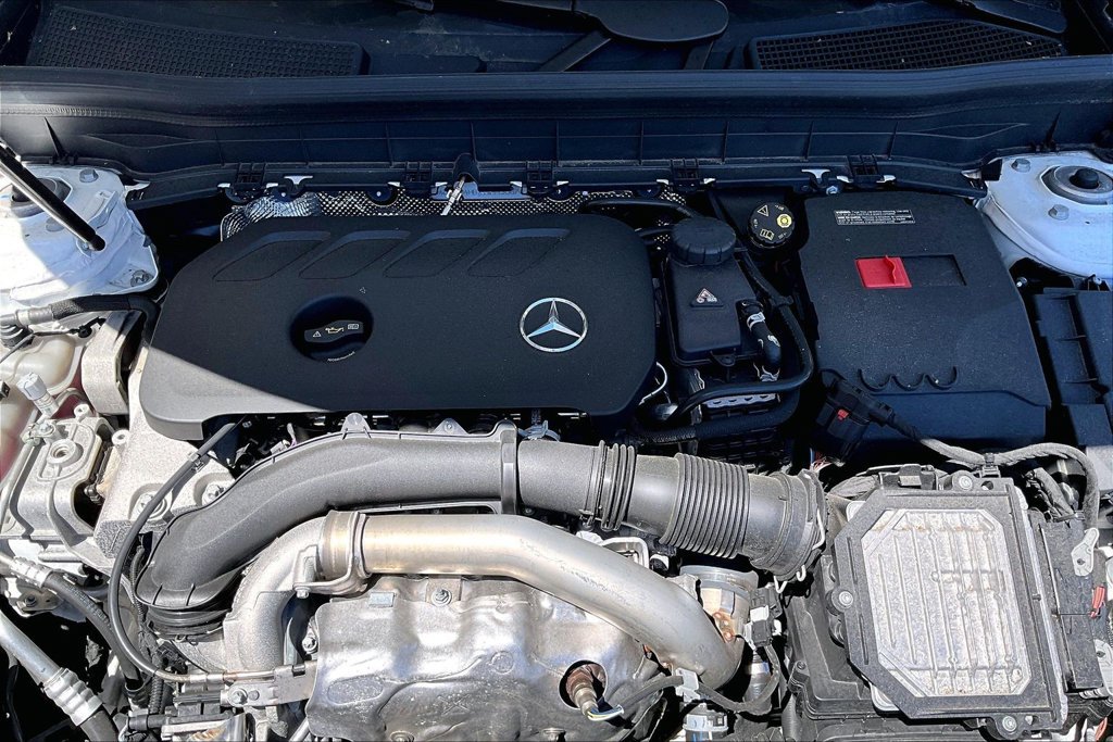 Used 2026 Mercedes-Benz GLB 250 4MATIC image 34