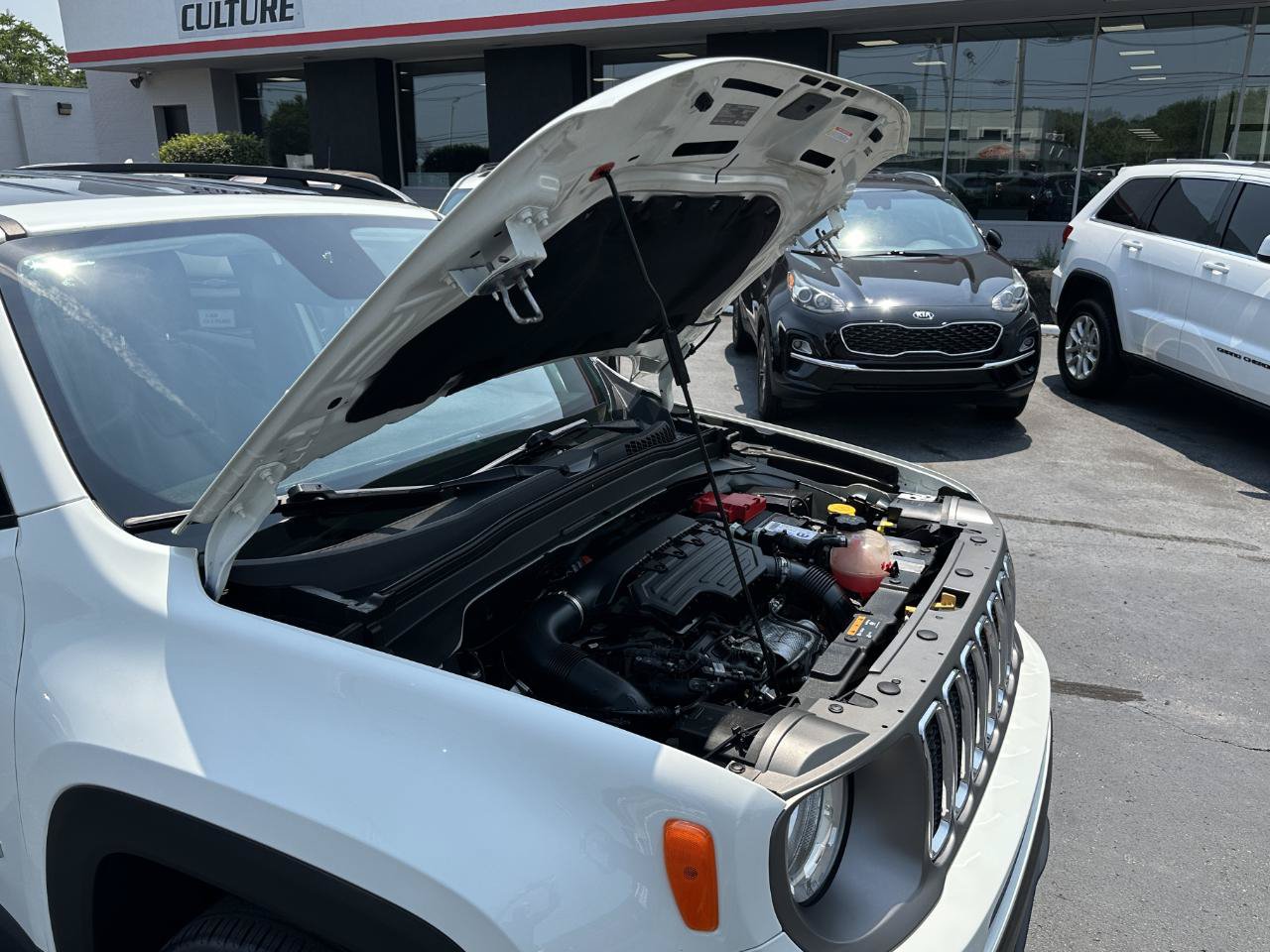 Used 2020 Jeep Renegade Limited w/ UConnect 8.4 Nav Group AWD/4WD image 20