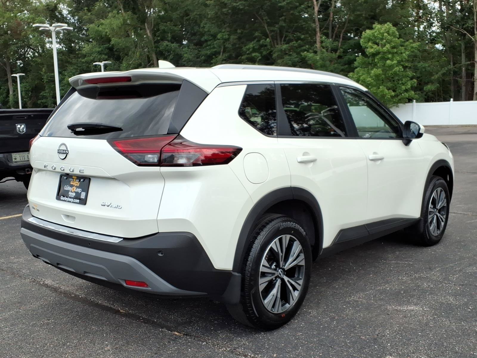 Used 2023 Nissan Rogue SV w/ SV Premium B Package AWD/4WD image 11