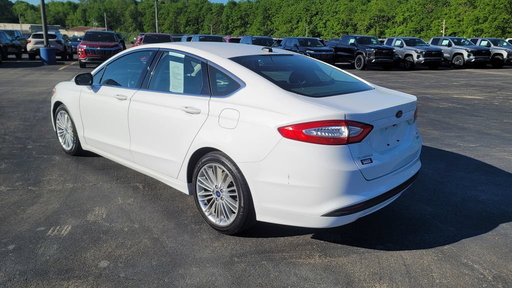 Used 2015 Ford Fusion SE w/ Equipment Group 202A FWD image 9