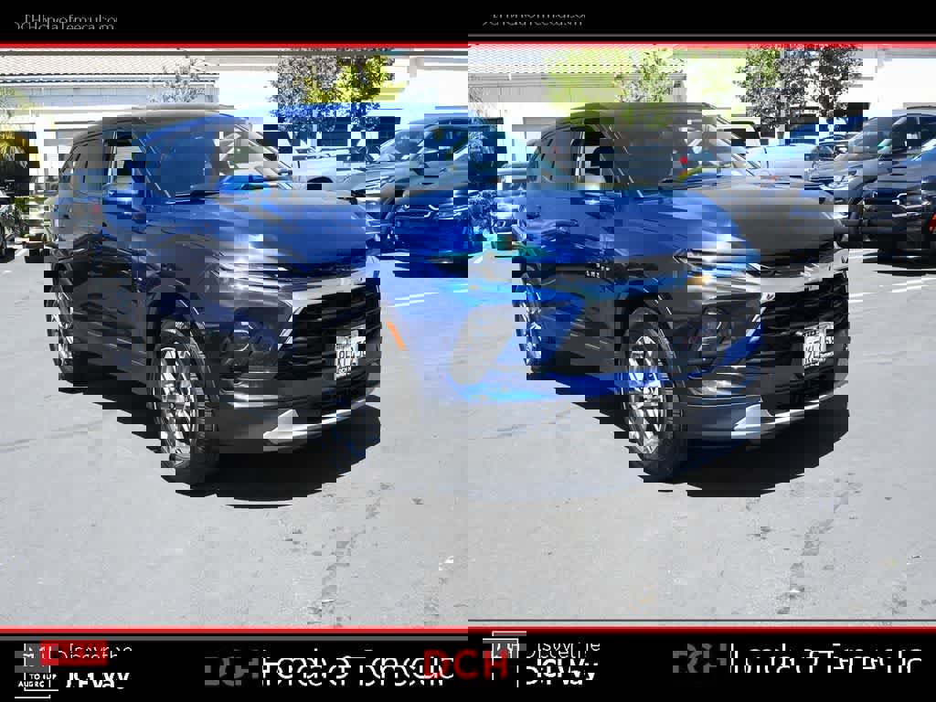 Used 2023 Chevrolet Blazer LT image 3