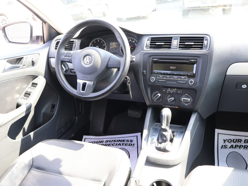 Used 2014 Volkswagen Jetta SE FWD image 12