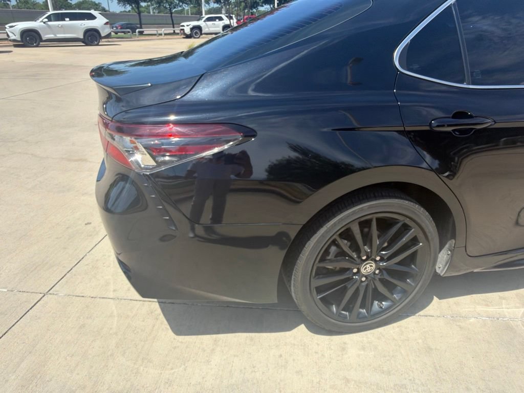 Used 2021 Toyota Camry SE FWD image 6
