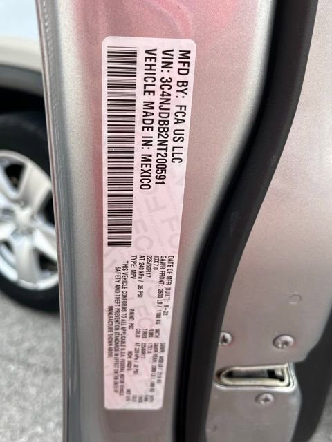 Used 2022 Jeep Compass Latitude image 30