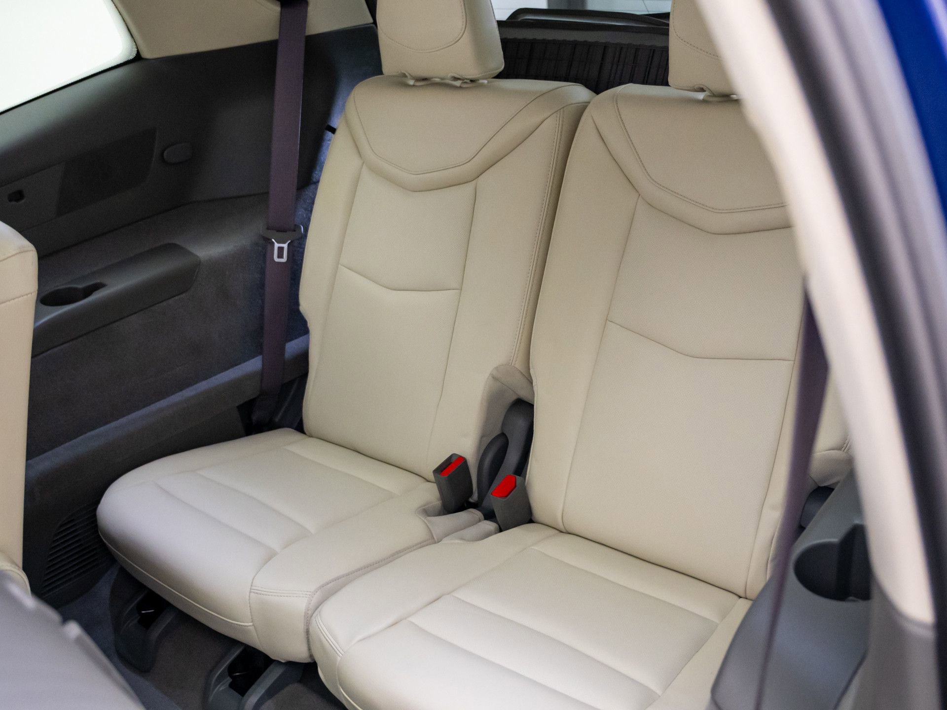 Used 2025 Cadillac XT6 Premium Luxury w/ Technology Package AWD/4WD image 24