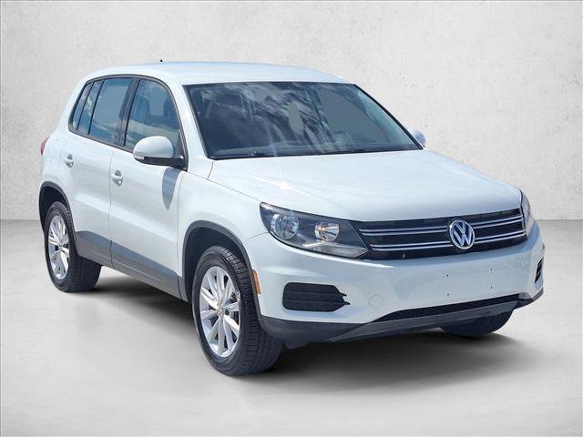 Used 2017 Volkswagen Tiguan Limited w/ Alloy Wheels Package FWD image 3
