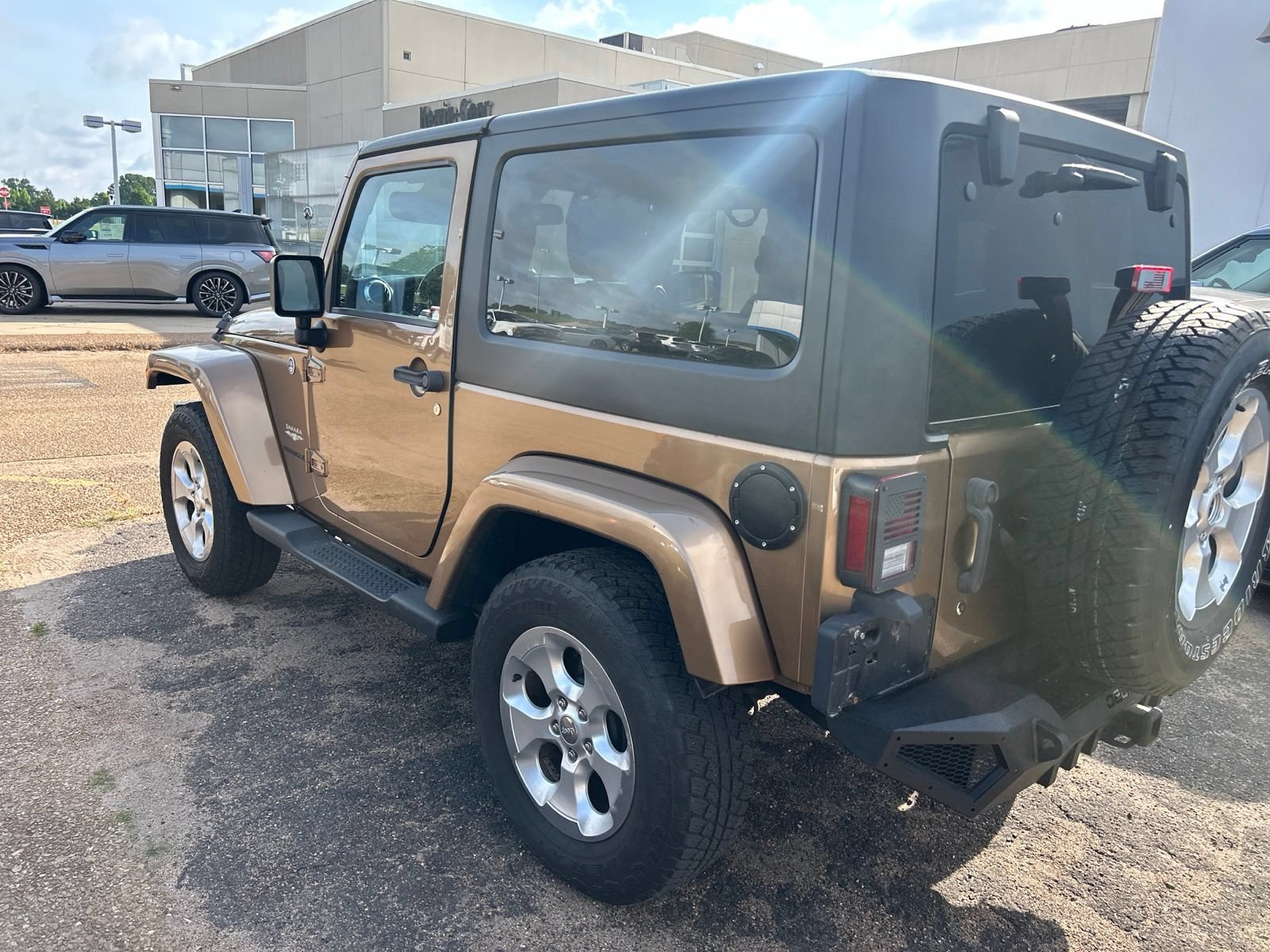 Used 2015 Jeep Wrangler Sahara w/ Dual Top Group AWD/4WD image 45