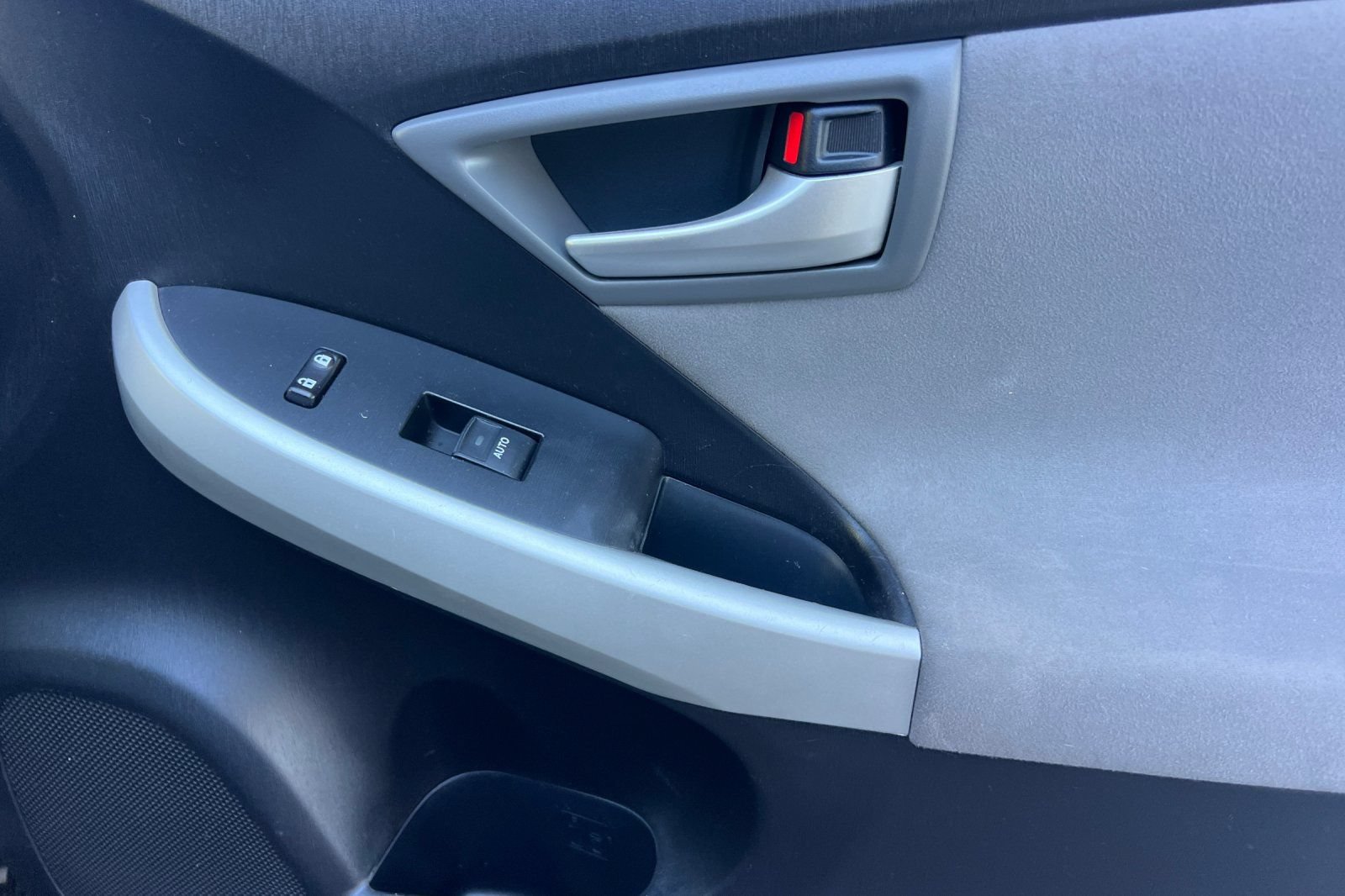 Used 2015 Toyota Prius Two FWD image 22