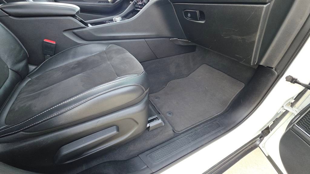 Used 2022 Jeep Grand Cherokee Altitude image 13