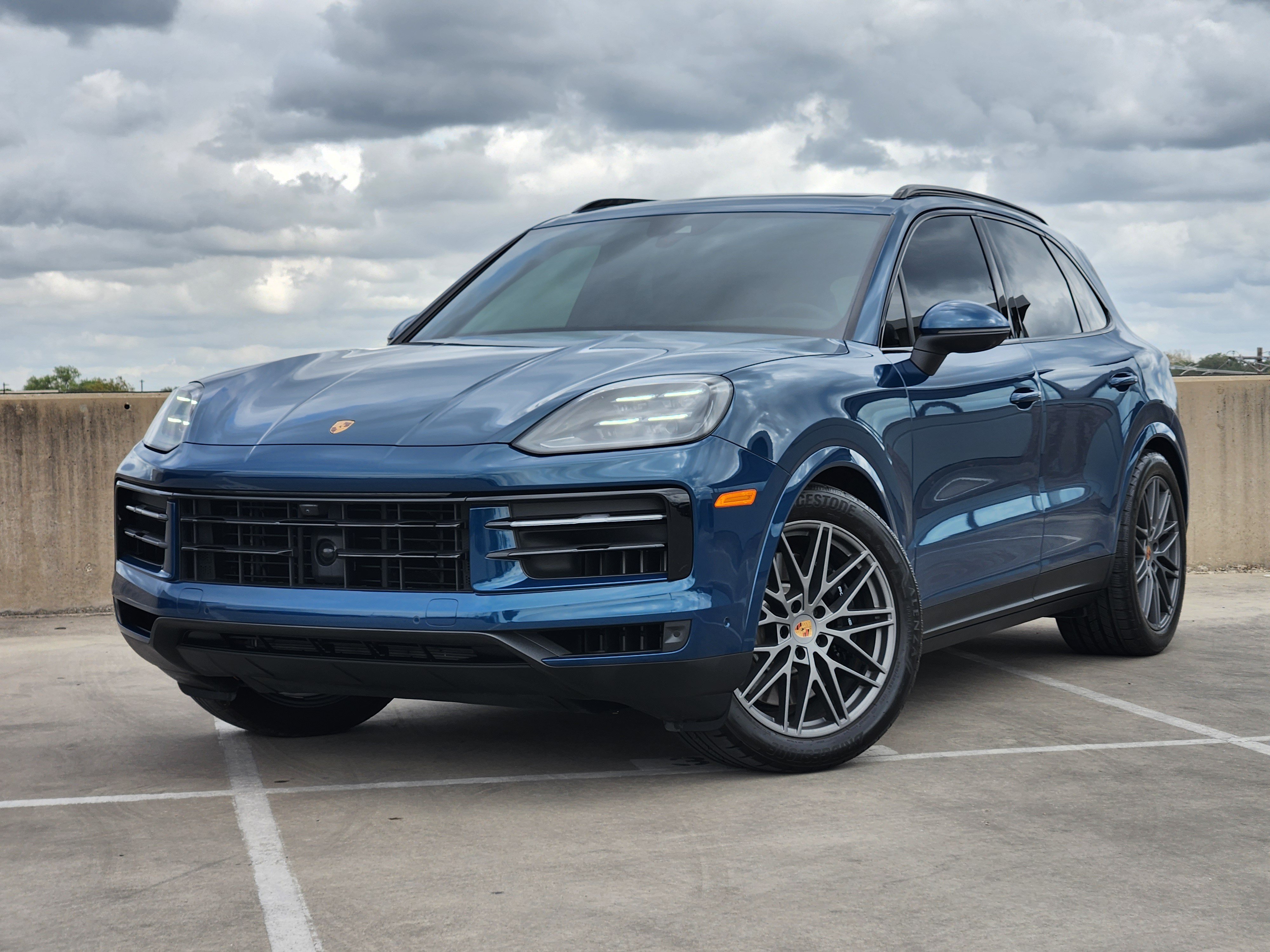 Certified 2025 Porsche Cayenne S AWD/4WD image 1