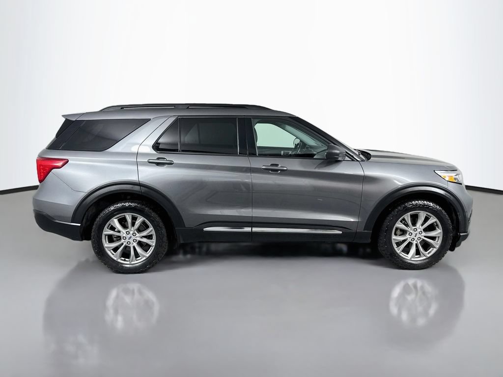 Used 2023 Ford Explorer XLT w/ Equipment Group 202A AWD/4WD image 5
