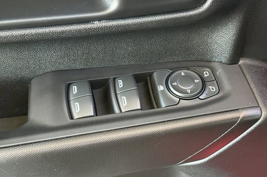 Used 2022 Chevrolet Silverado 2500 Custom w/ Custom Convenience Package image 18