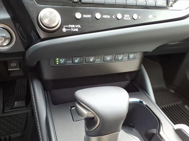 New 2025 Lexus ES 300h Ultra Luxury image 18