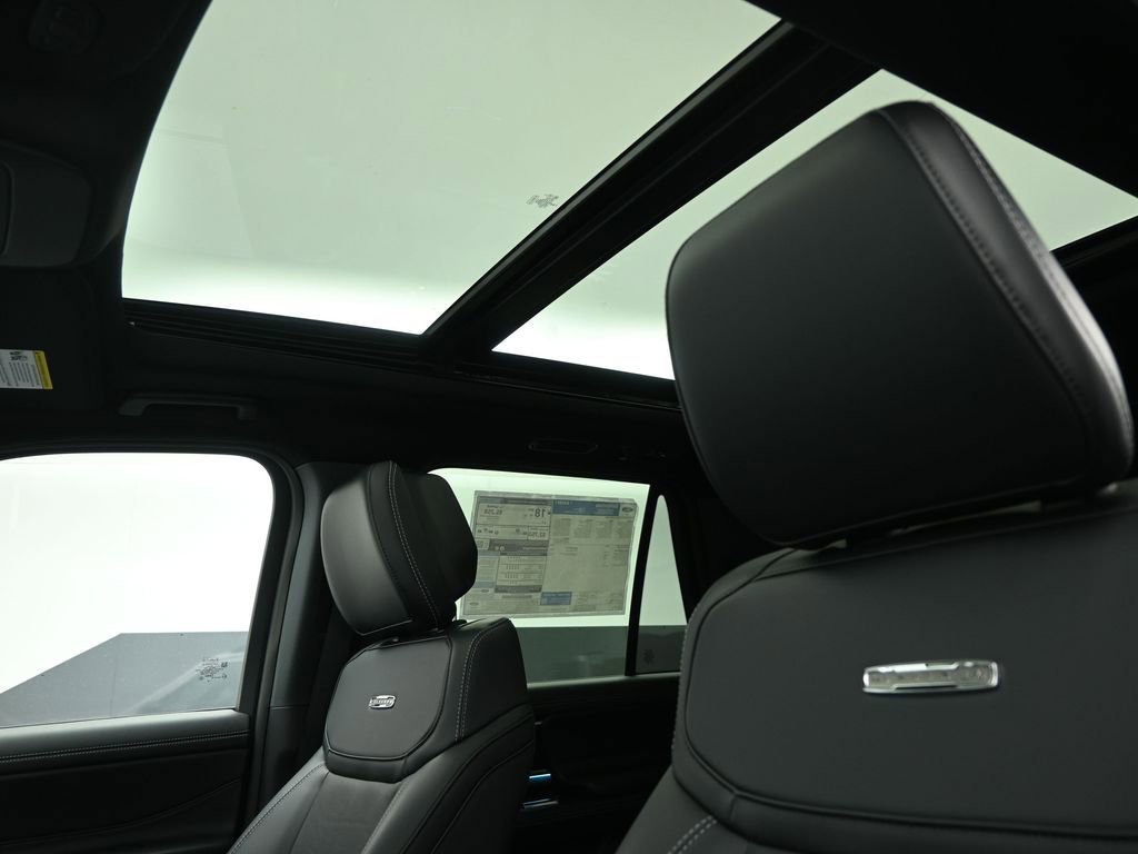 New 2026 Ford Expedition Platinum image 17