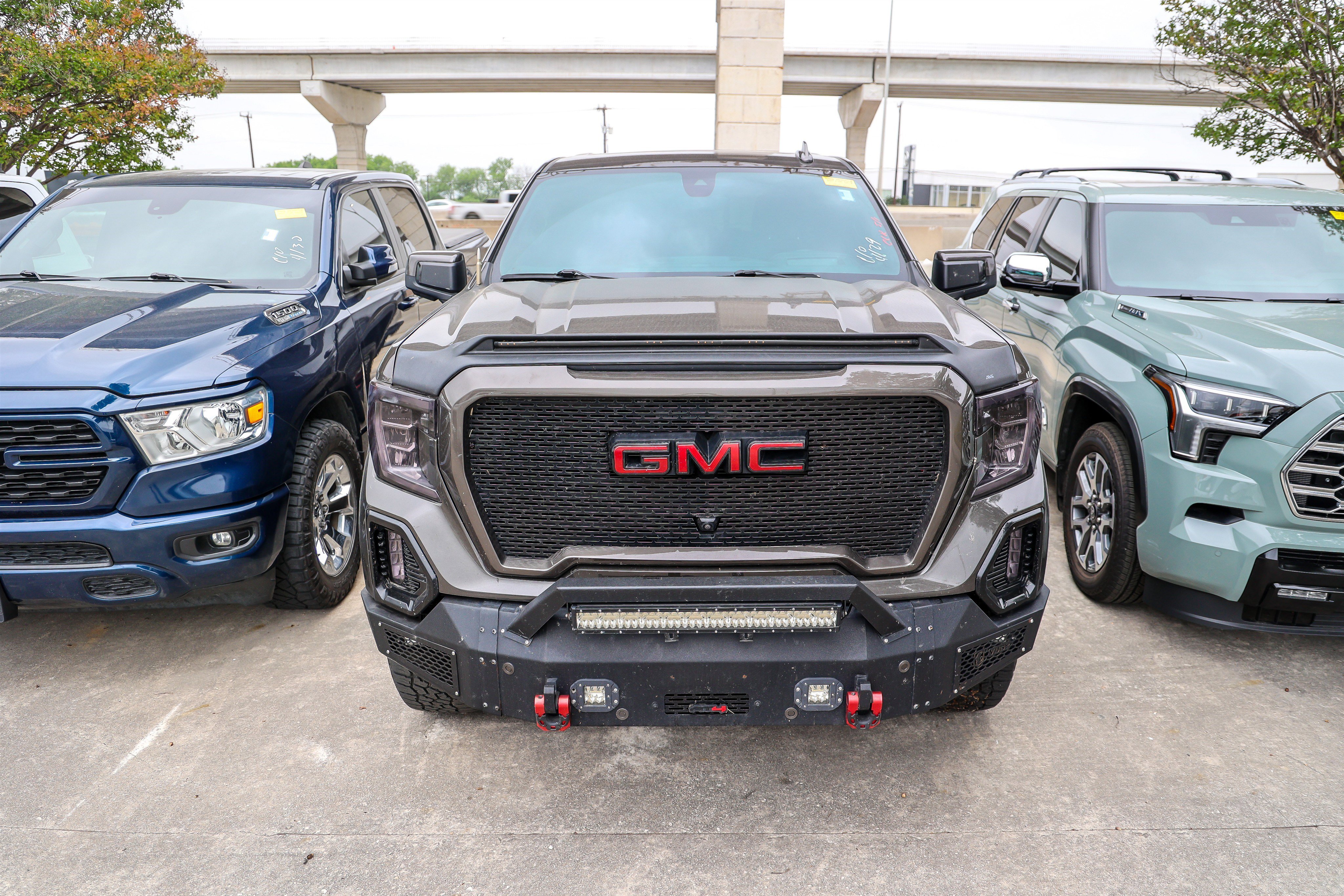 Used 2020 GMC Sierra 1500 AT4 w/ AT4 Premium Package AWD/4WD image 5