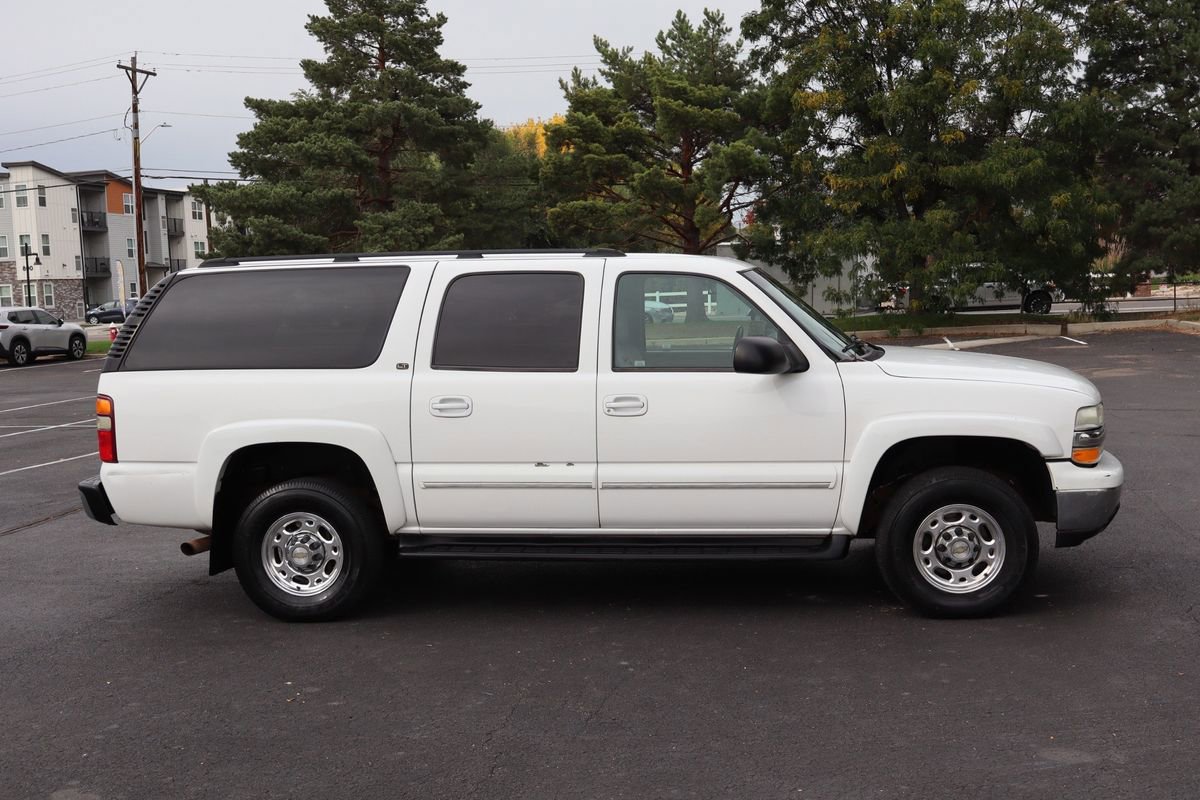Used 2003 Chevrolet Suburban 2500 LT w/ LT Preferred Equipment Group image 4