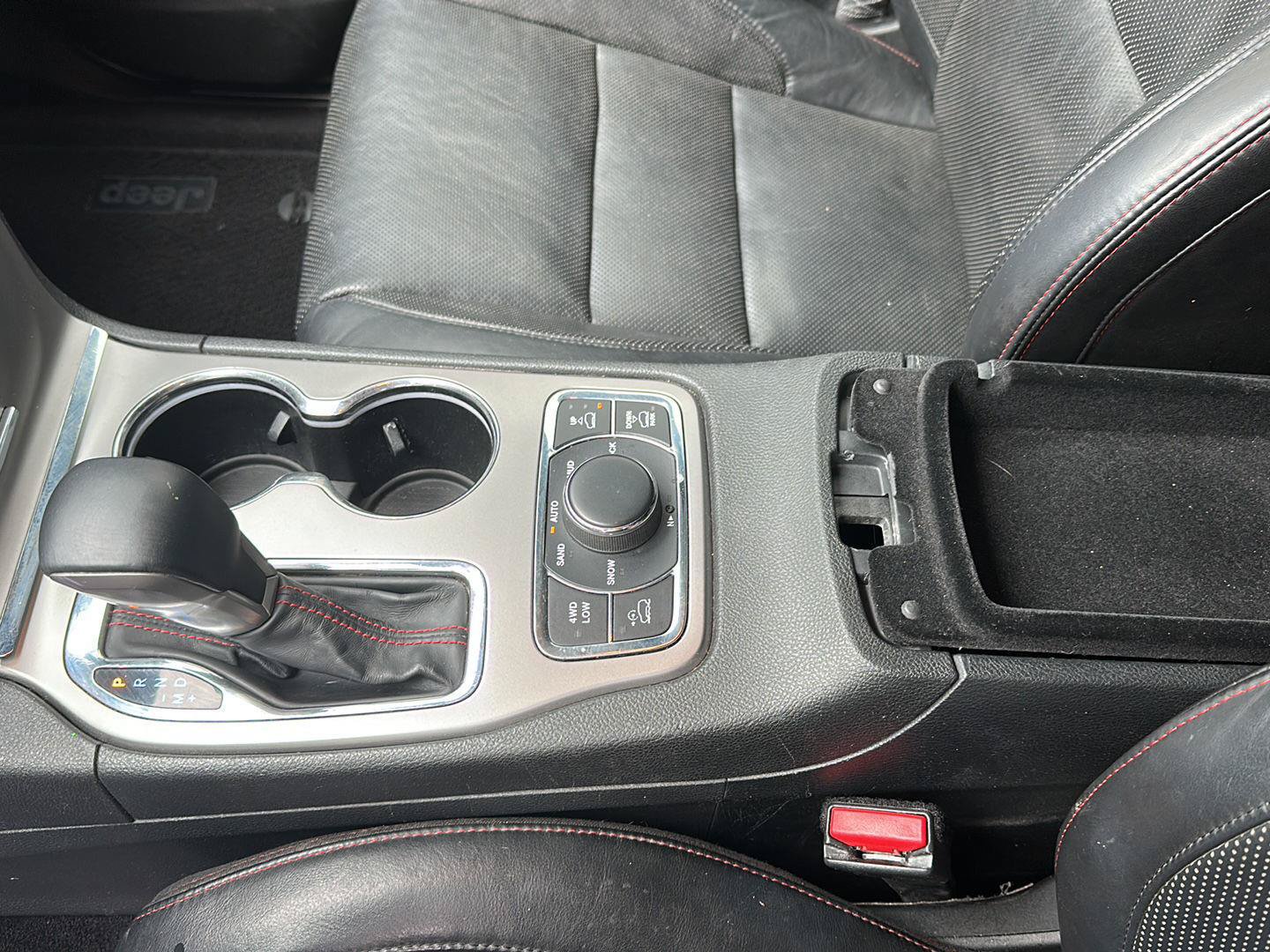 Used 2018 Jeep Grand Cherokee Trailhawk w/ Trailhawk Luxury Group AWD/4WD image 16