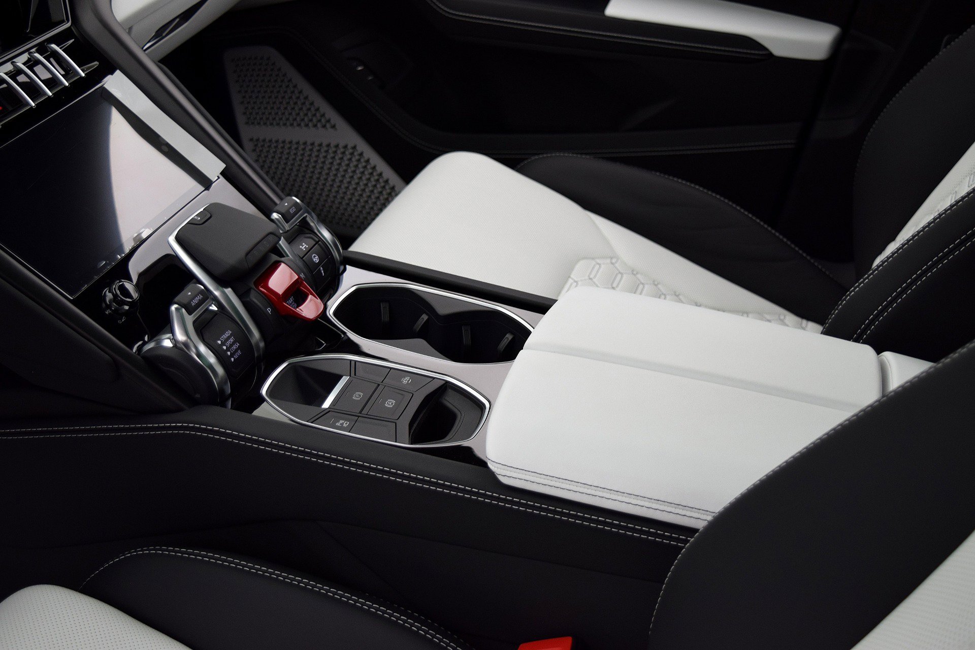 Used 2021 Lamborghini Urus image 24