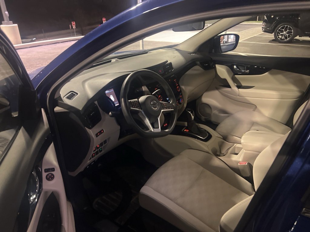 Used 2019 Nissan Rogue Sport SV image 3