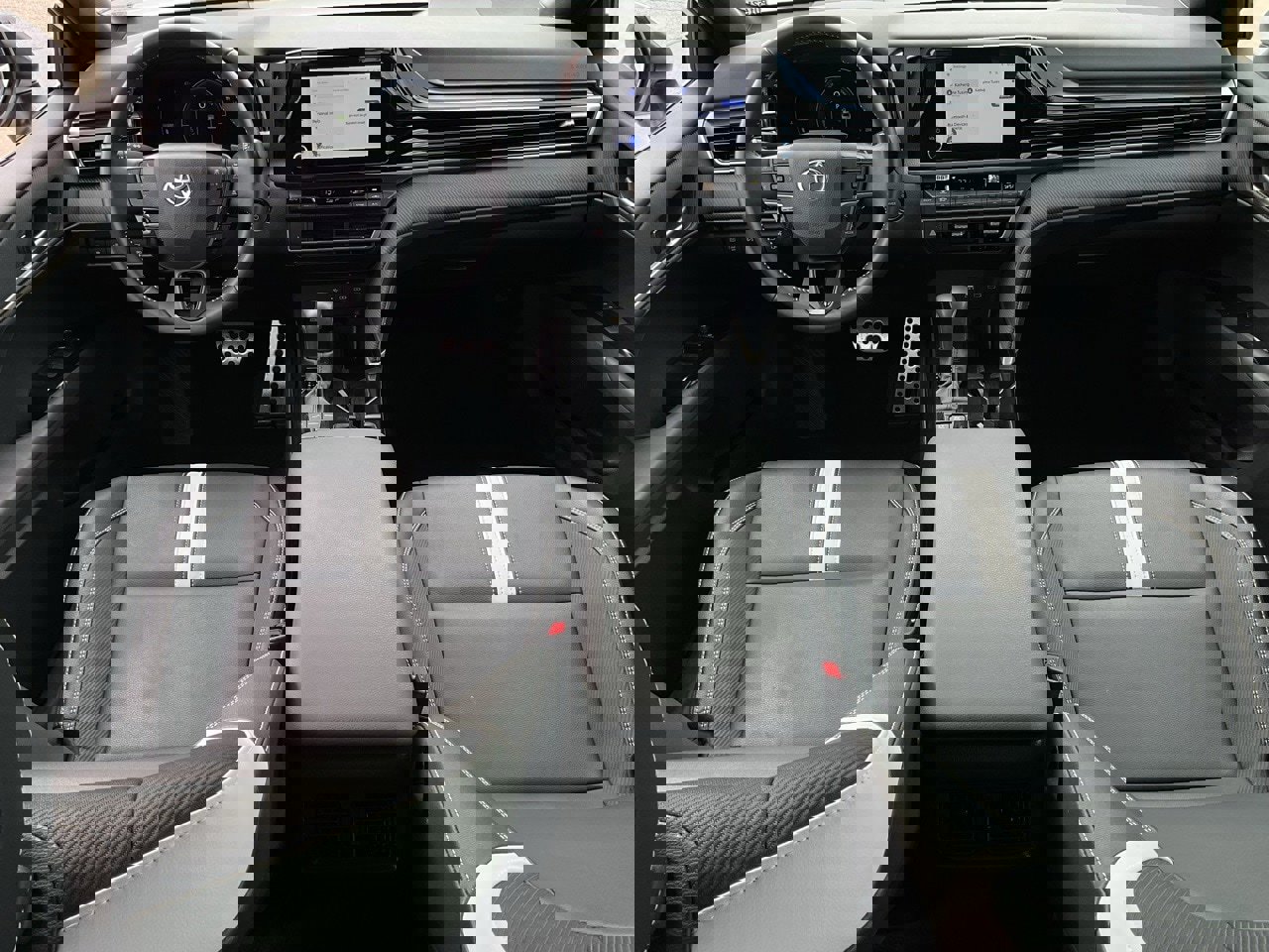 Used 2025 Toyota Camry SE image 19