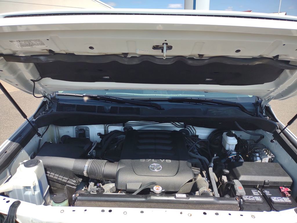 Used 2020 Toyota Tundra 4x4 CrewMax image 19