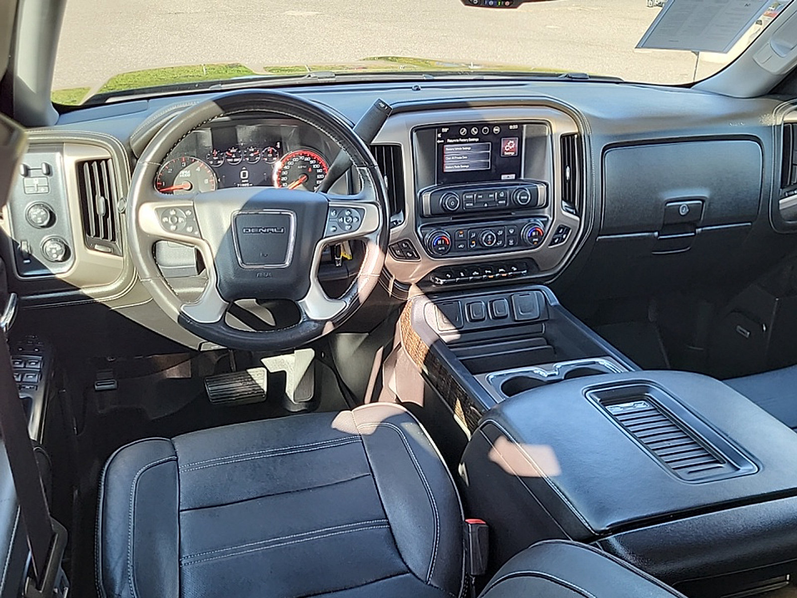Used 2016 GMC Sierra 1500 Denali w/ Enhanced Driver Alert Package AWD/4WD image 16
