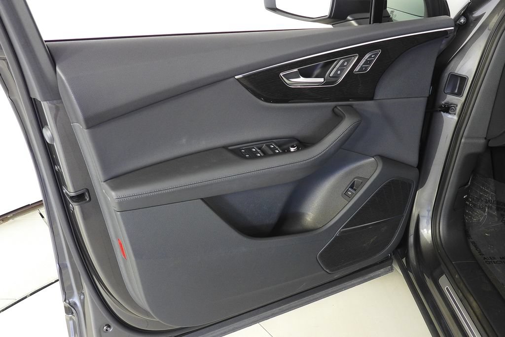 Used 2023 Audi Q7 2.0T Premium Plus w/ Premium Plus Package AWD/4WD image 11