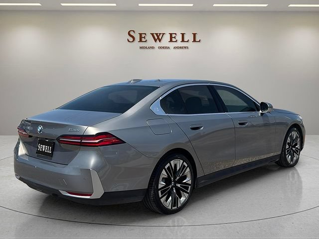 Certified 2025 BMW 530i xDrive w/ Premium Package AWD/4WD image 5