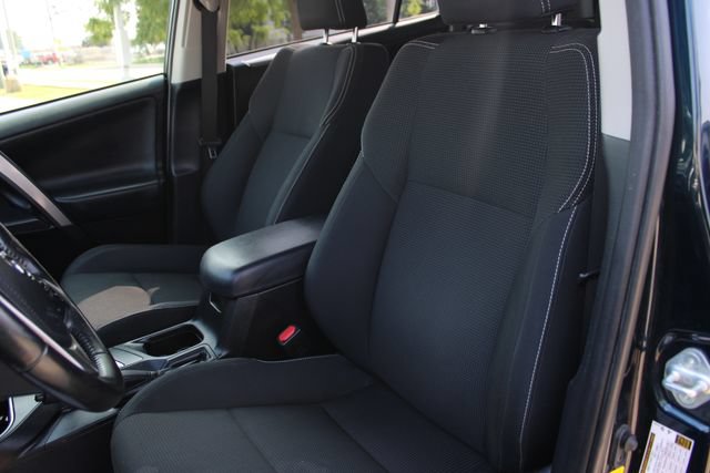 Used 2018 Toyota RAV4 XLE AWD/4WD image 21