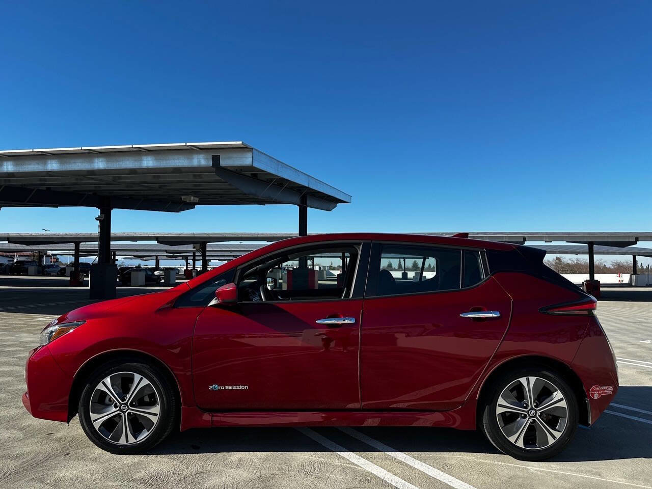 Used 2018 Nissan Leaf SV w/ SV Technology Package image 7