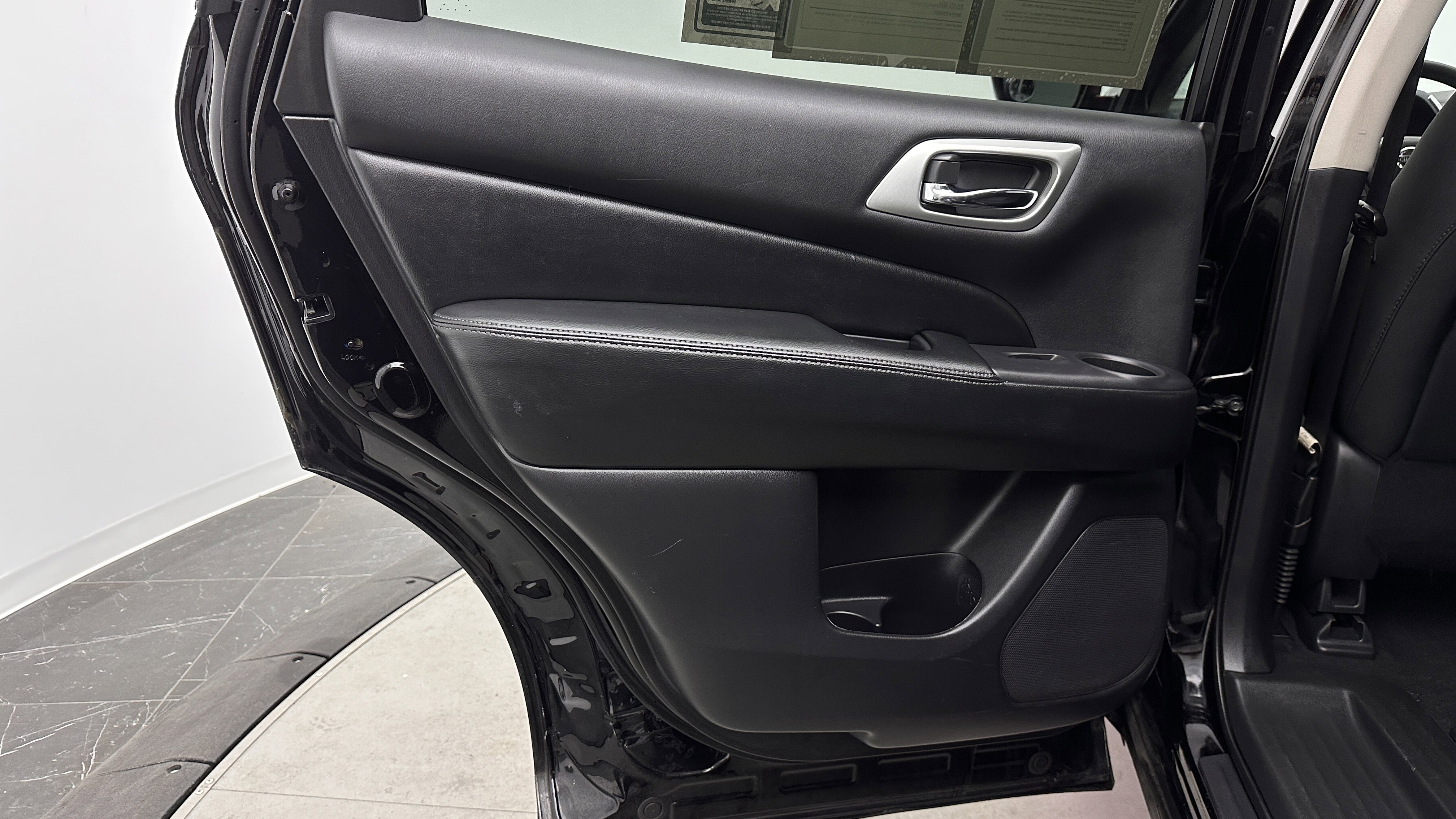 Used 2020 Nissan Pathfinder S FWD image 22