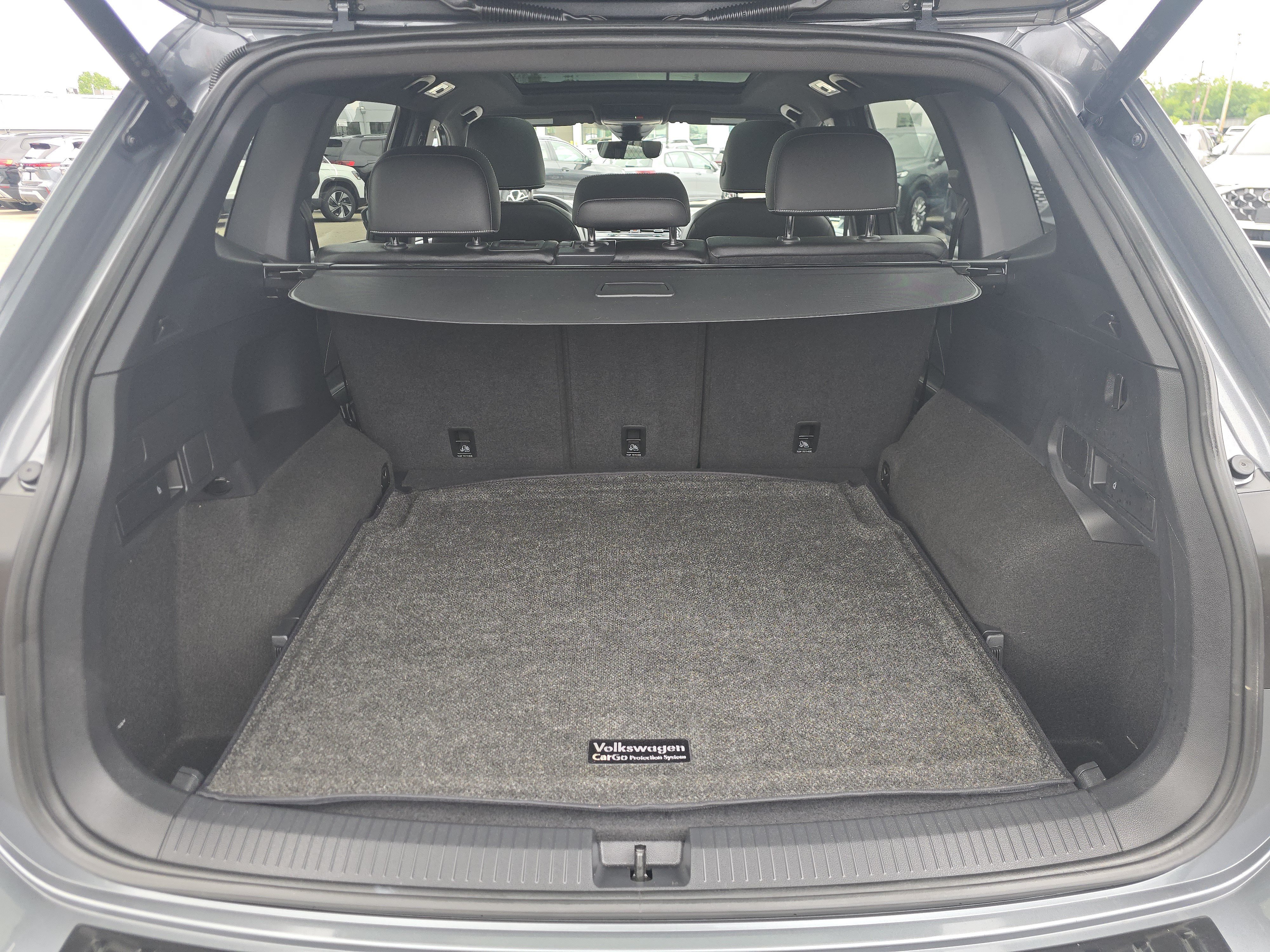 Certified 2024 Volkswagen Tiguan SEL R-Line AWD/4WD image 18
