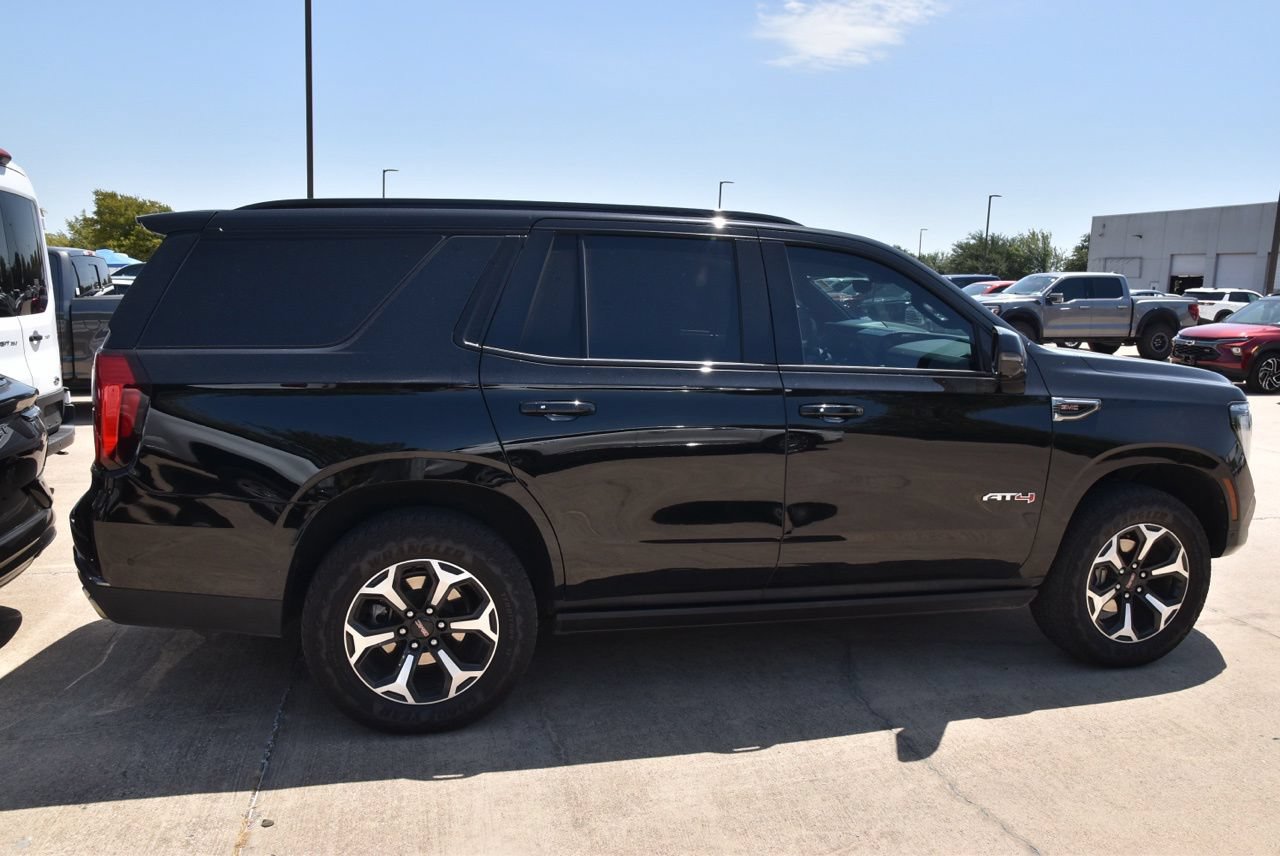 Used 2025 GMC Yukon AT4 w/ AT4 Premium Package AWD/4WD image 5