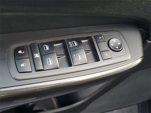 Used 2021 Jeep Cherokee Trailhawk w/ Comfort & Convenience Group image 17