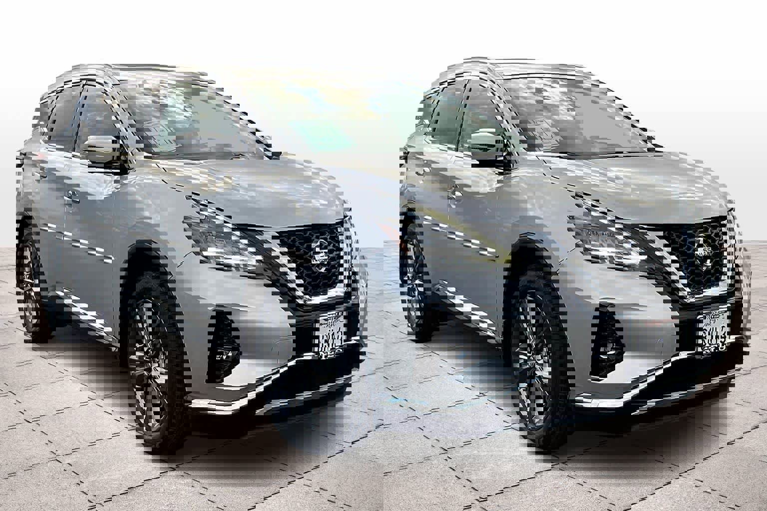 Used 2020 Nissan Murano Platinum image 2