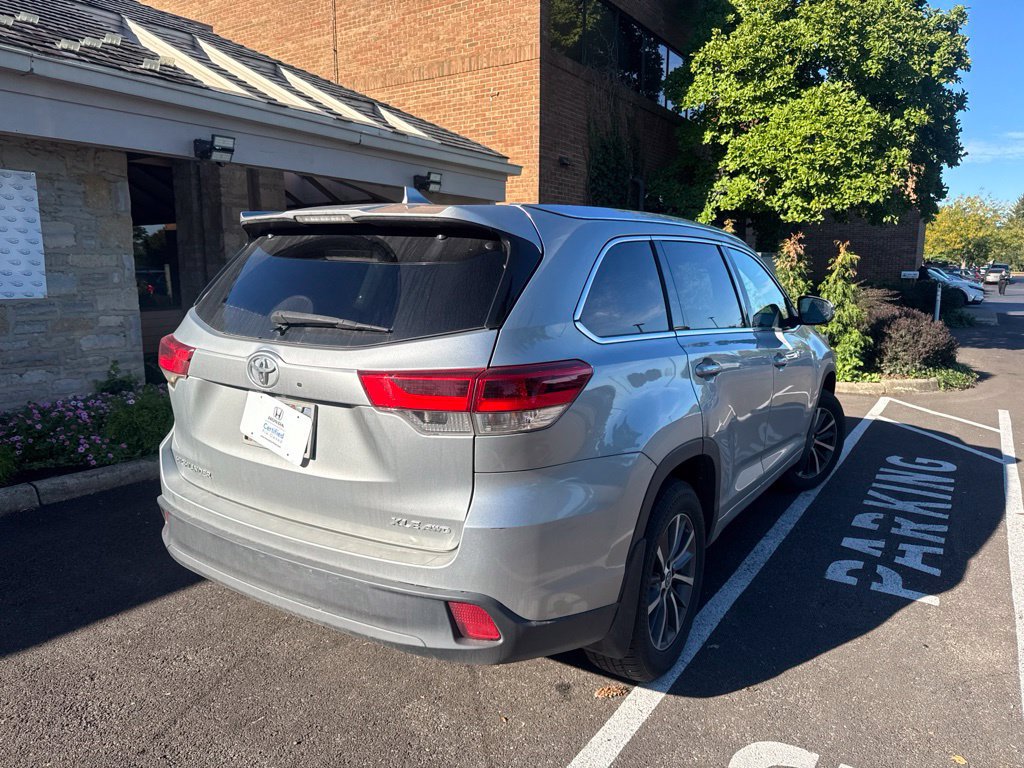 Used 2018 Toyota Highlander XLE AWD/4WD image 13