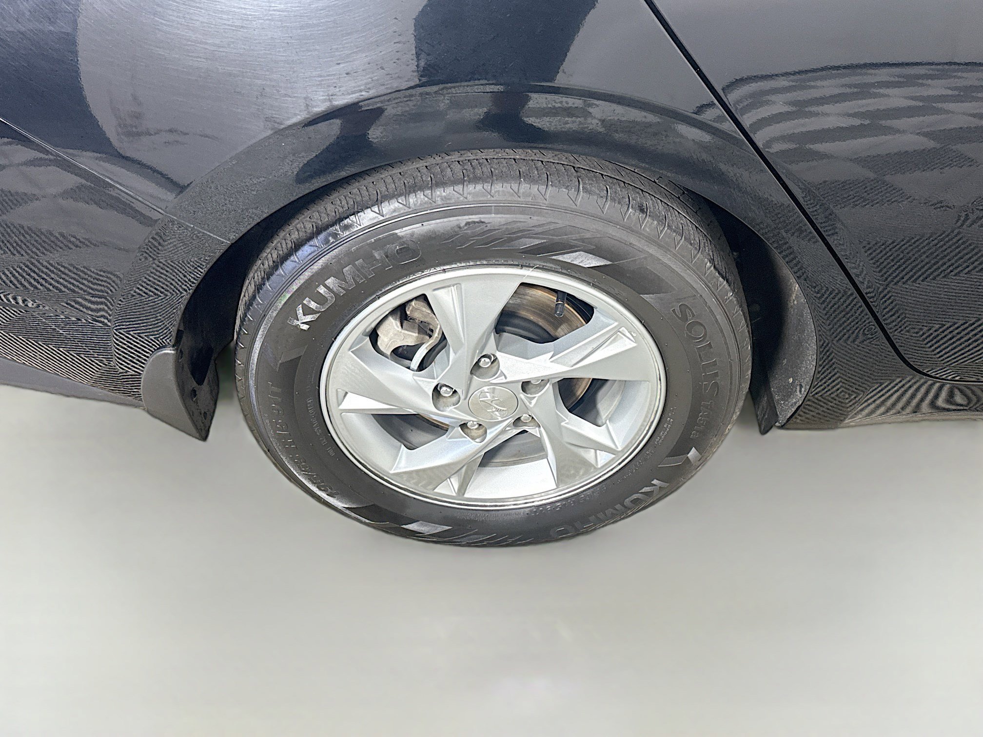 Used 2023 Hyundai Elantra SE image 32