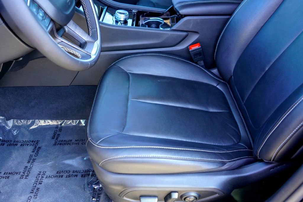 Used 2023 Jeep Grand Cherokee L Limited image 8