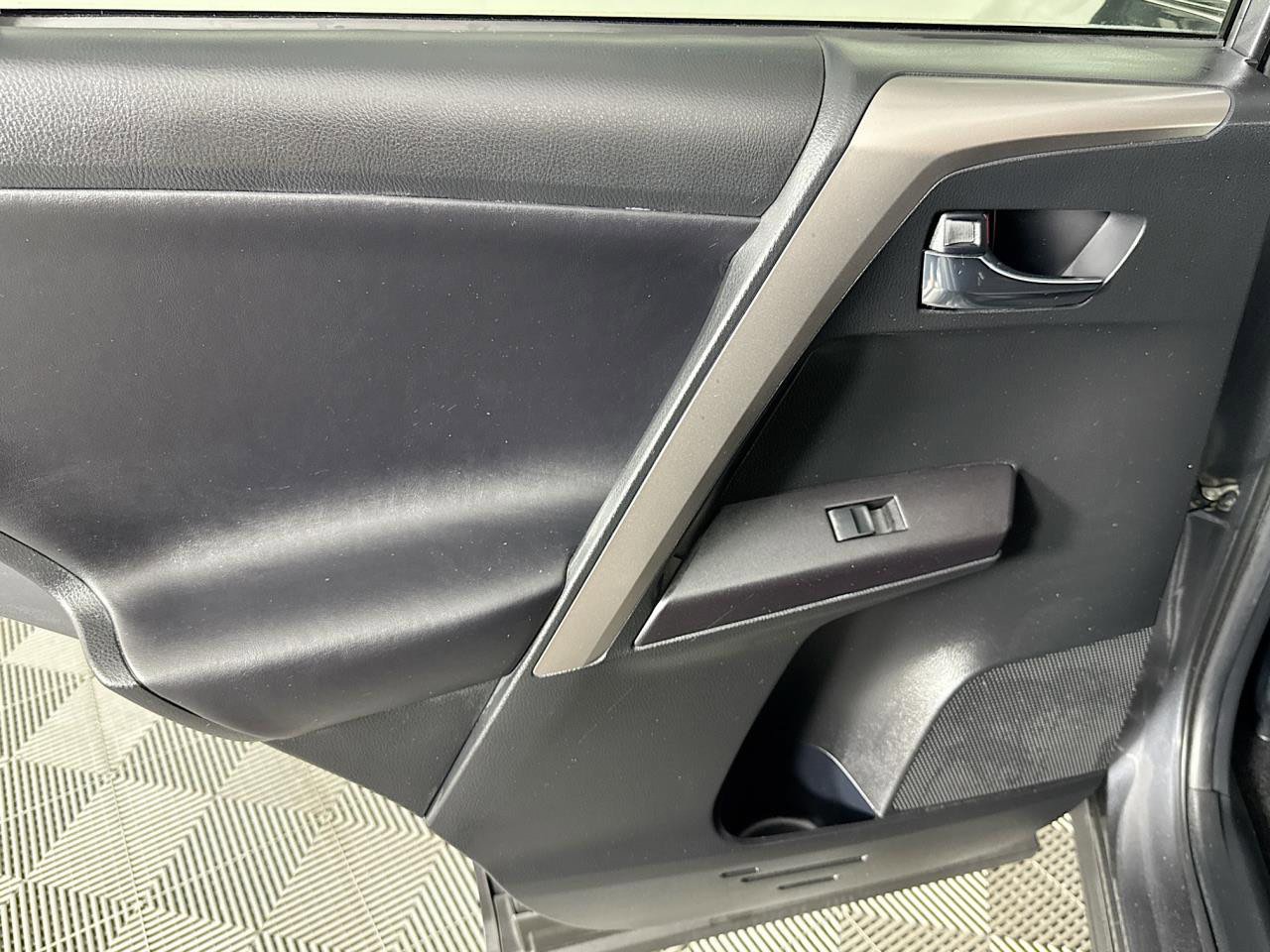 Used 2017 Toyota RAV4 XLE image 24