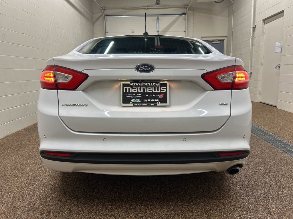 Used 2016 Ford Fusion SE image 3