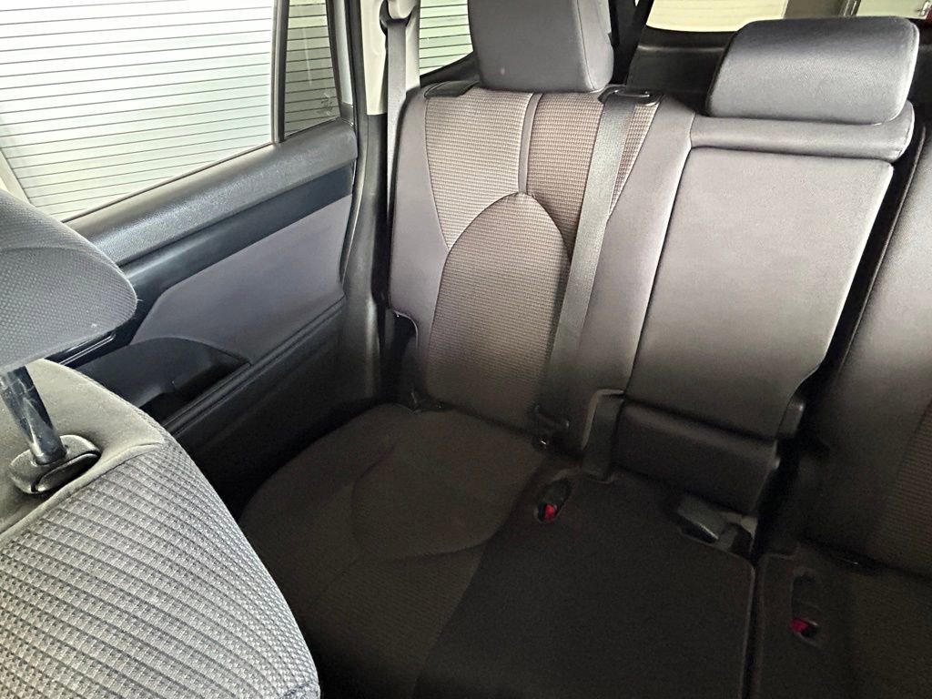 Used 2023 Toyota Highlander LE image 12
